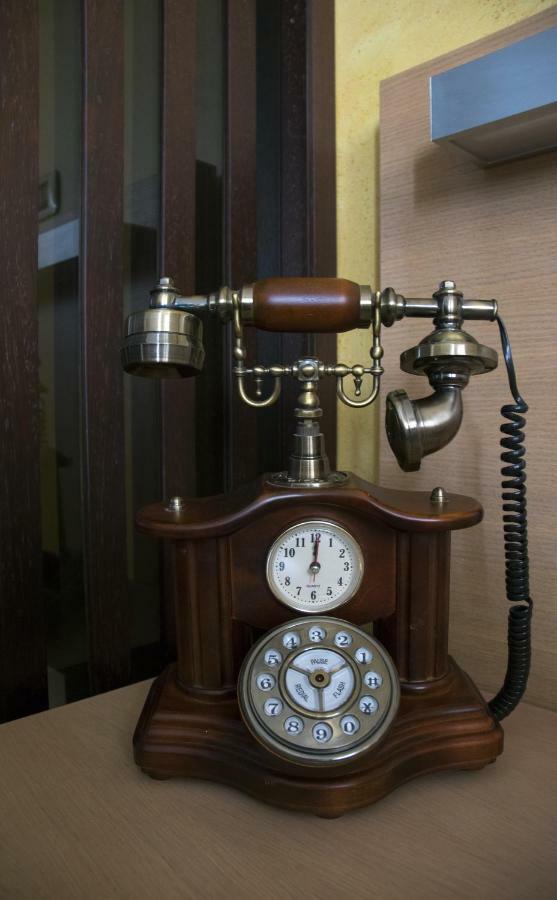 לינה וארוחת בוקר קונברסאנו Casa Domi מראה חיצוני תמונה