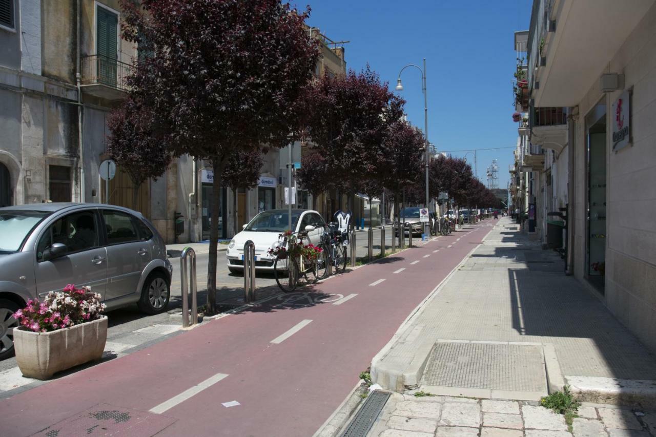 לינה וארוחת בוקר קונברסאנו Casa Domi מראה חיצוני תמונה